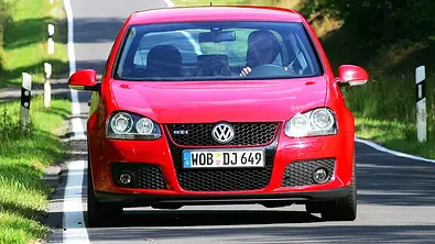 VW Golf GTI - Foto: Jürgen Zerha/AUTO ZEITUNG