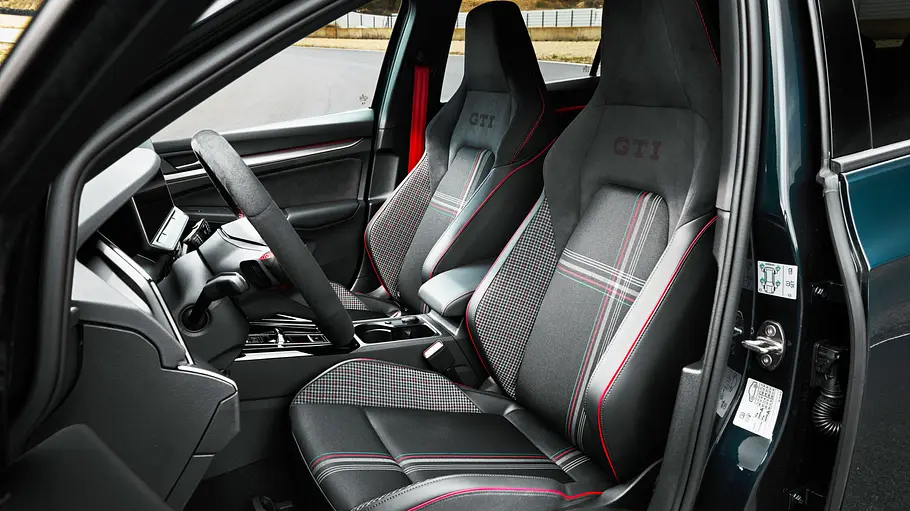 Die Sitze des VW Golf GTI Edition 50.