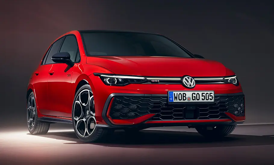 VW Golf 8 GTI Facelift (2024): stehend; Außenansicht; Frontansicht