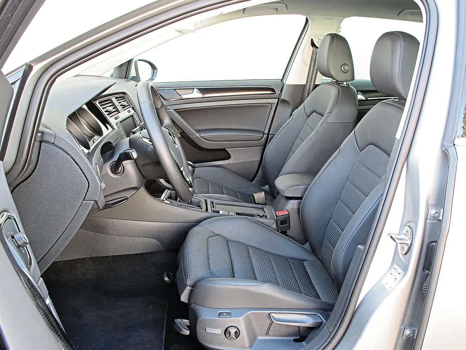 VW Golf Variant Sitze Fahrer Beifahrer