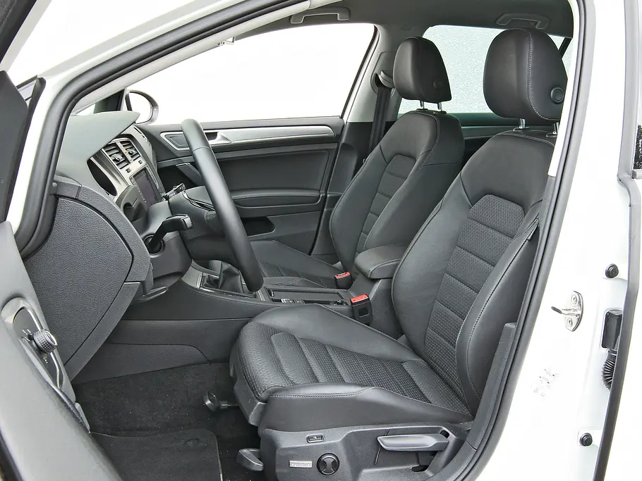 VW Golf Vergleich Test Bilder technische Daten Sitze