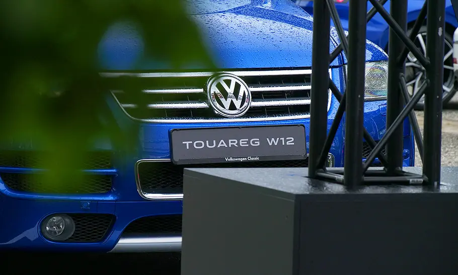 VW Touareg W12 VW Touareg W12; Außenansicht; stehendes Auto; Frontansicht; Detail