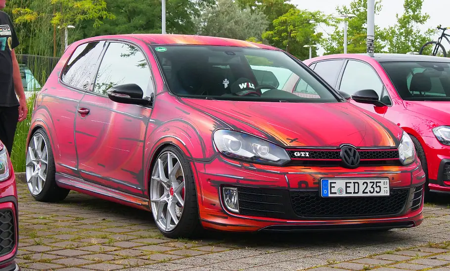 VW Golf VI VW Golf VI; Außenansicht; stehendes Auto; Frontansicht