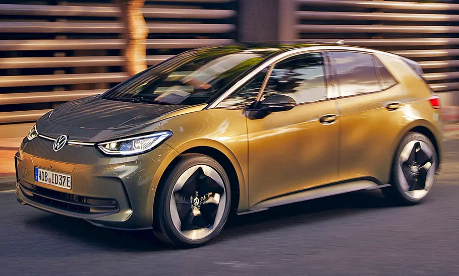 VW ID.3 Facelift (2023); stehend, schräg vorne