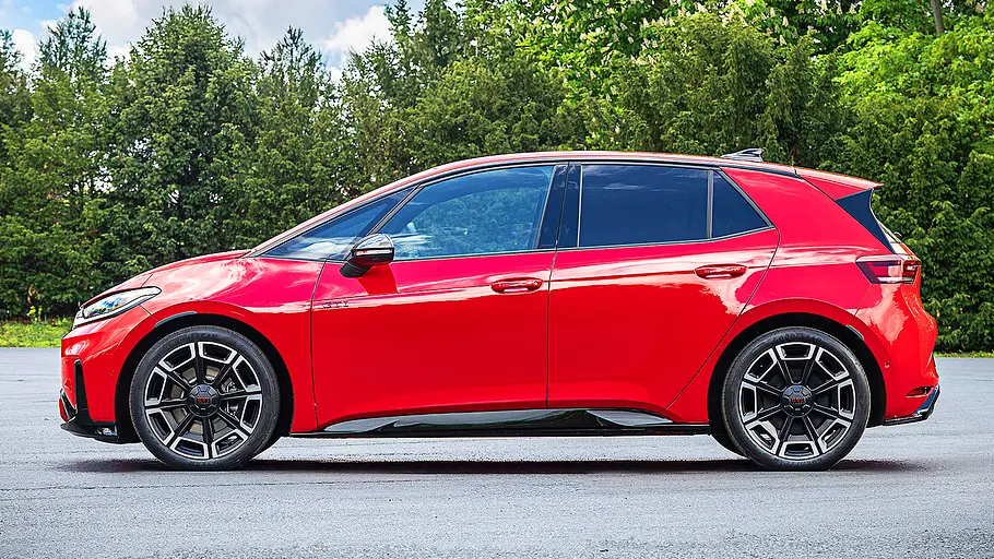 VW ID.3 GTI (2026) Blick von der Seite auf den VW ID.3 GTI (2026).