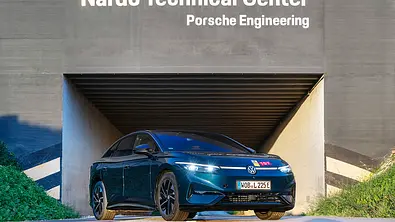 Der VW ID.7 Pro S hat kürzlich seinen Optimalwert deutlich übertroffen und stromerte 794 km ohne Ladestopp. - Foto: VW