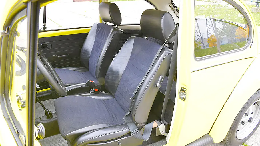 VW 1303 S GSR Der Innenraum des VW 1303 S GSR.