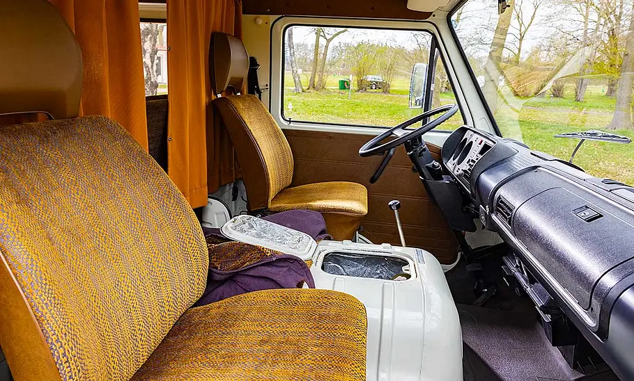 VW LT 28 Westfalia Sven Hedin Die vorderen Sitze des VW LT 28 Westfalia Sven Hedin.