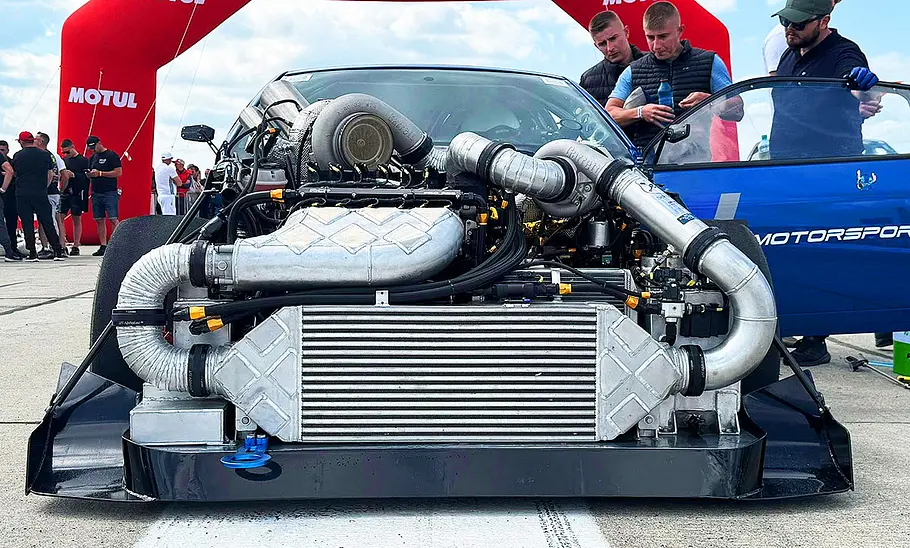 VW Lupo Bimotor von DOP Motorsport Blick von vorne auf den VW Lupo Bimotor von DOP Motorsport.