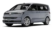 Der VW Multivan von schräg vorne links. - Foto: Carwow