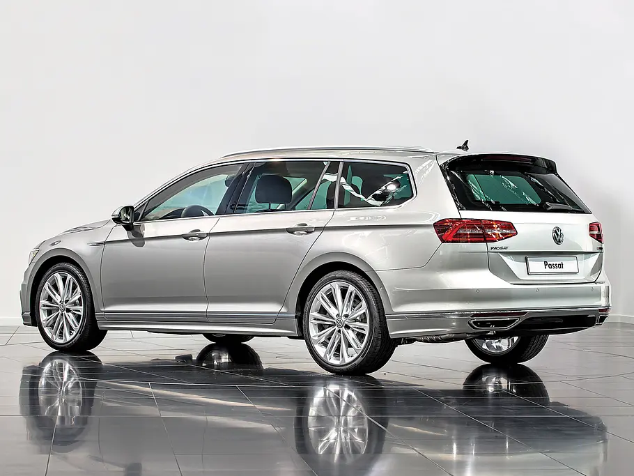 VW Passat Variant 2014 Mercedes C-Klasse T-Modell BMW 3er Touring Bilder technische Daten