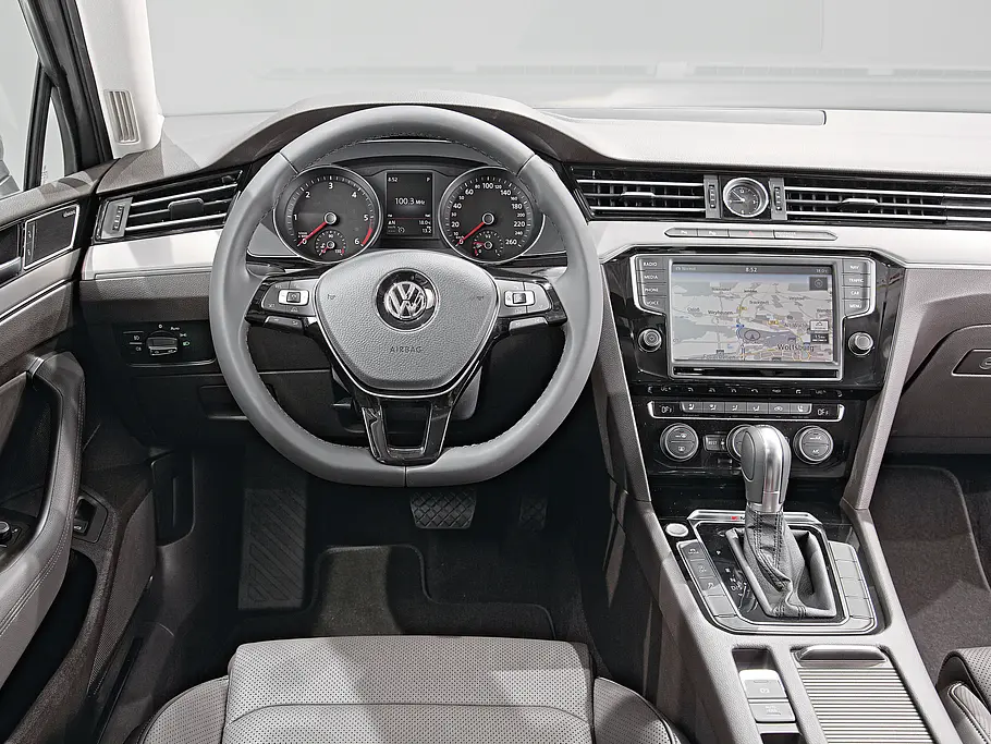 VW Passat Variant 2014 Vergleich Bilder technische Daten Cockpit