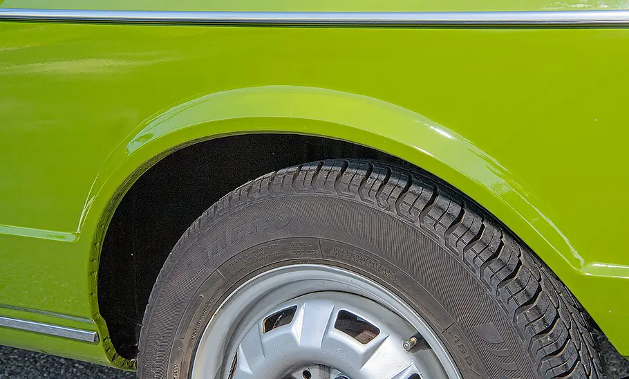 Der Radlauf des VW Passat B1.