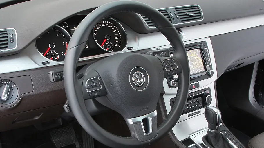 VW Passat CC 3.6 V6 4Motion Cockpit des VW Passat CC 3.6 V6 4Motion