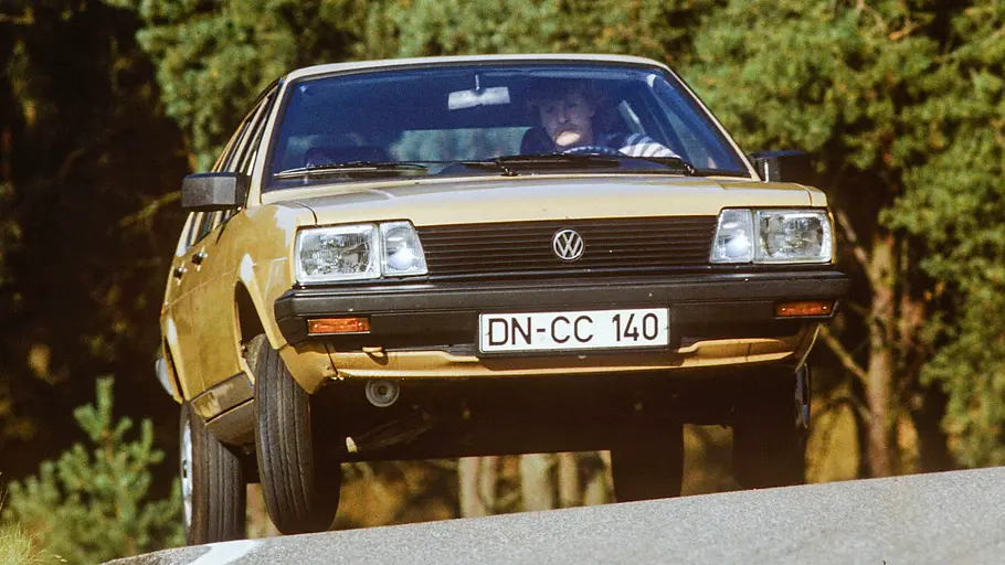 VW Passat CL VW Passat CL fahrend von vorne fotografiert.