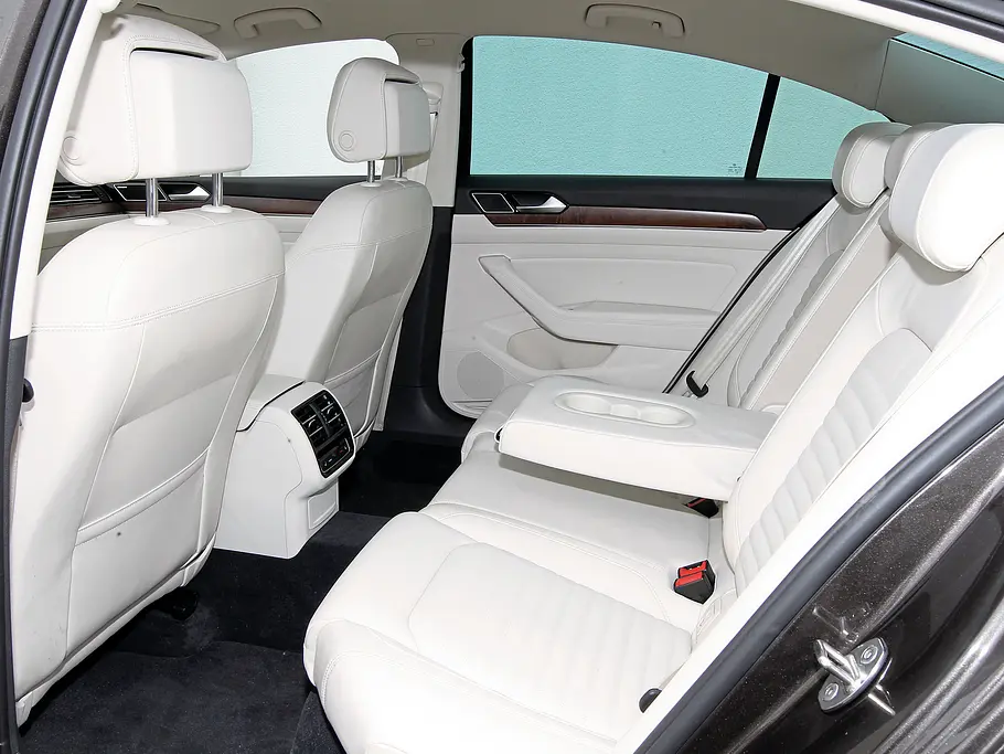 VW Passat TDI 2015 Test Diesel Bilder technische Daten Fond