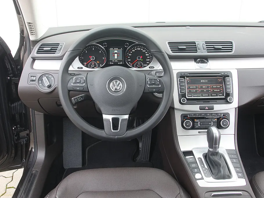 VW Passat Variant 2.0 TDI (DSG) Cockpit