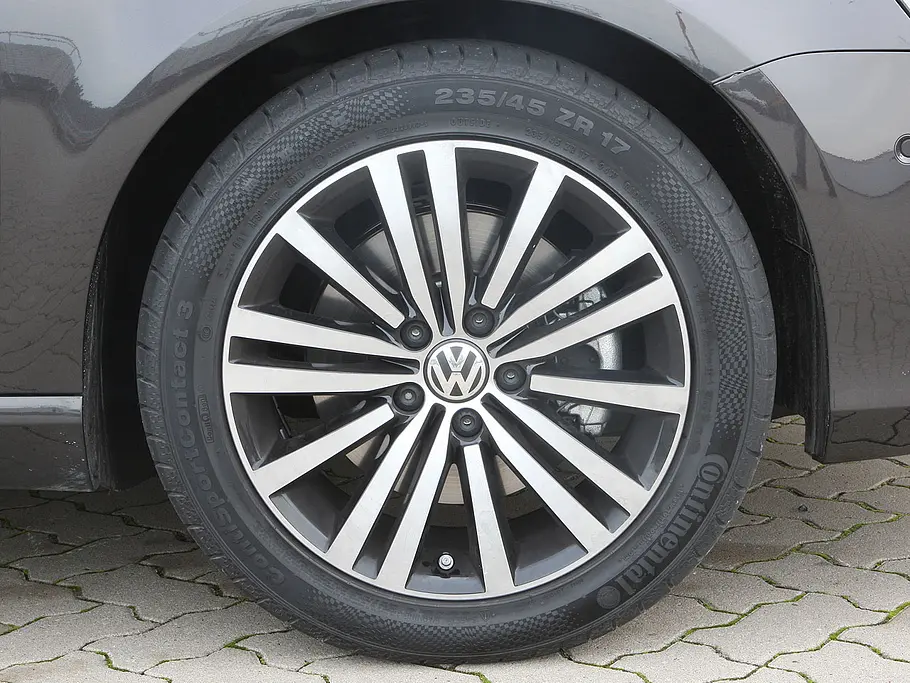 VW Passat Variant 2.0 TDI (DSG) 17-Zöller