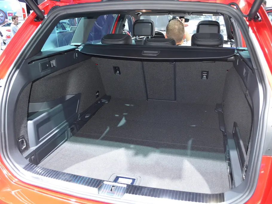 VW Passat Variant R-Line VW Passat Variant R-Line 2014 B8 Mittelklasse-Kombi Bilder Live Pariser Autosalon