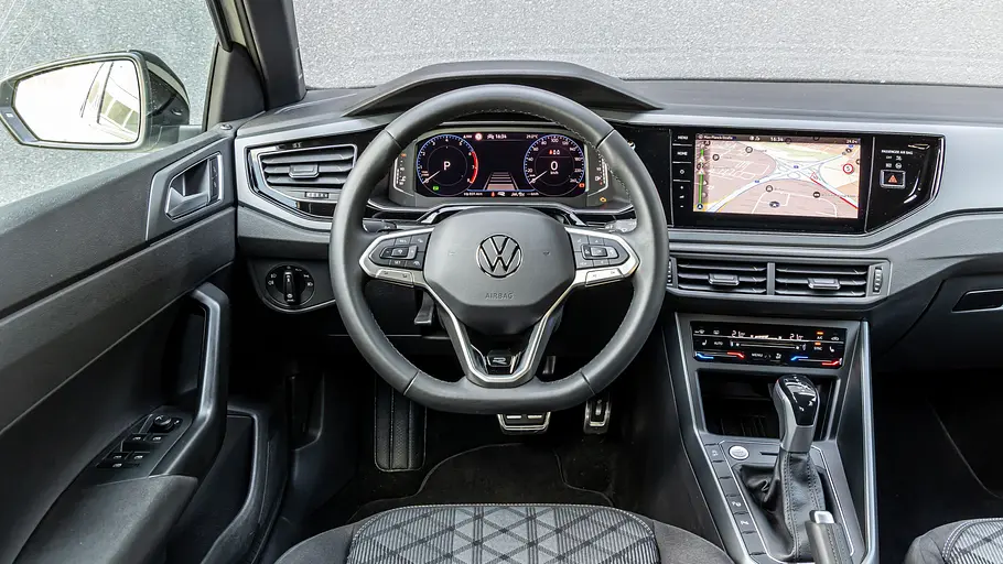 Das Cockpit des VW Polo.