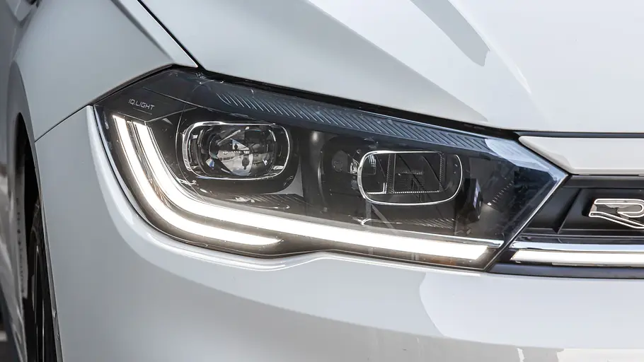 Der LED-Scheinwerfer des VW Polo im Detail.
