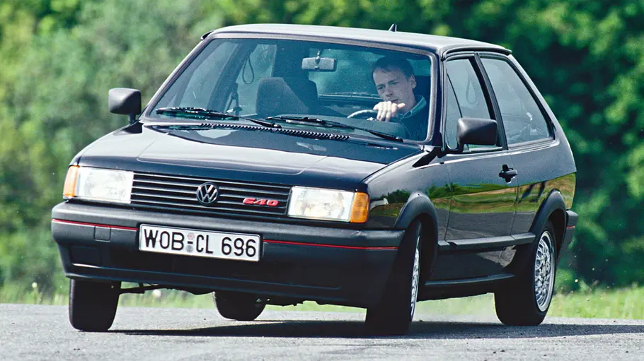 Der VW Polo G40 fahrend von vorne