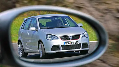 Die VW Polo GTI Cup Edition (2007) im Rückspiegel - Foto: Bernd Ebener