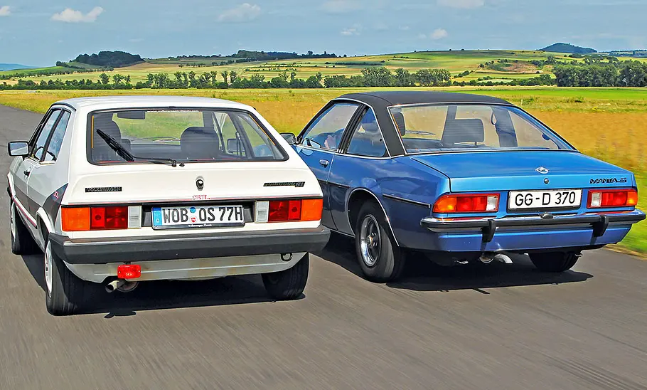 VW Scirocco/Opel Manta VW Scirocco und Opel Manta fahrend von hinten