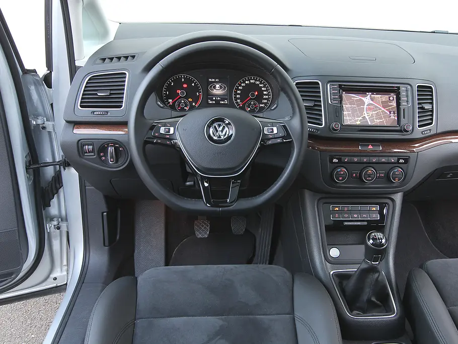 Vergleich: Ford Galaxy 2.0 TDCi/VW Sharan 2.0 TDI BMT Ford Galaxy/VW Sharan: Vergleichstest