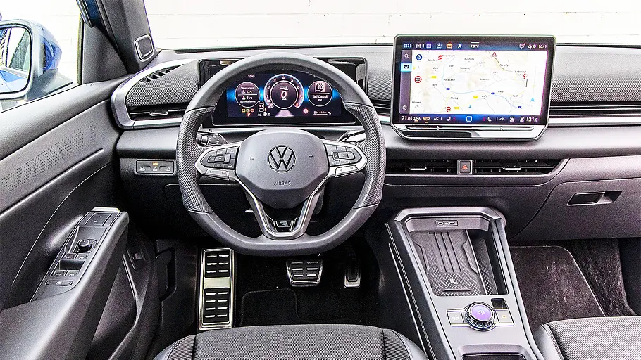 VW T-Roc Blick auf die Armaturen im Innenraum des VW T-Roc.