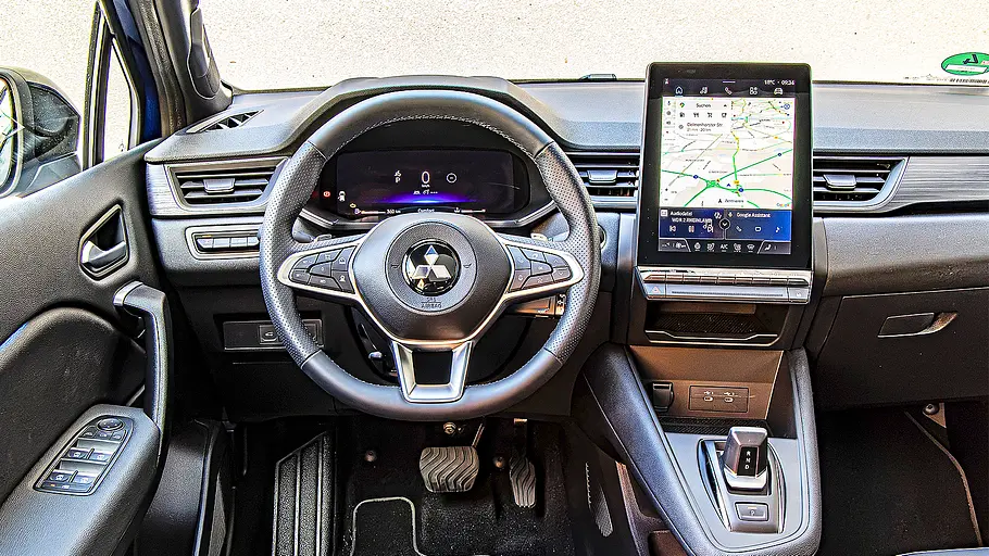 Blick auf die Armaturen im Innenraum des Mitsubishi Grandis.