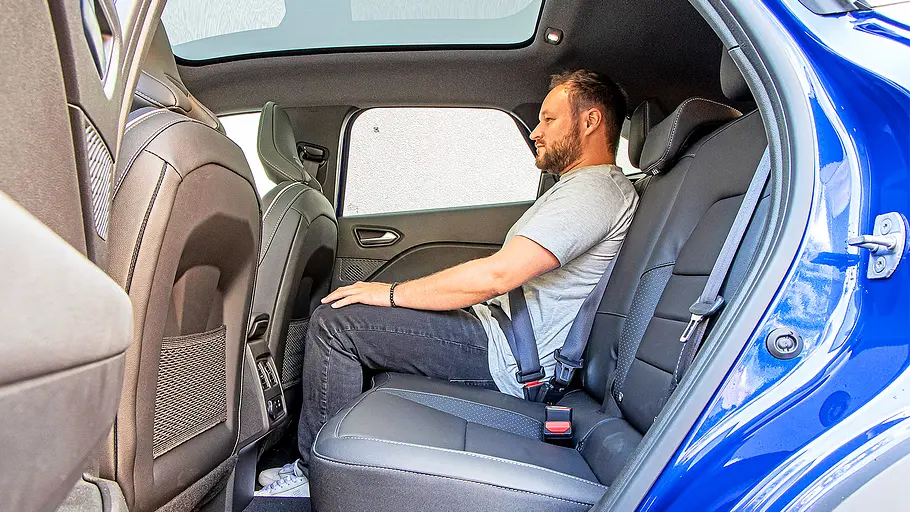 Blick in den Fondbereich des Mitsubishi Grandis.