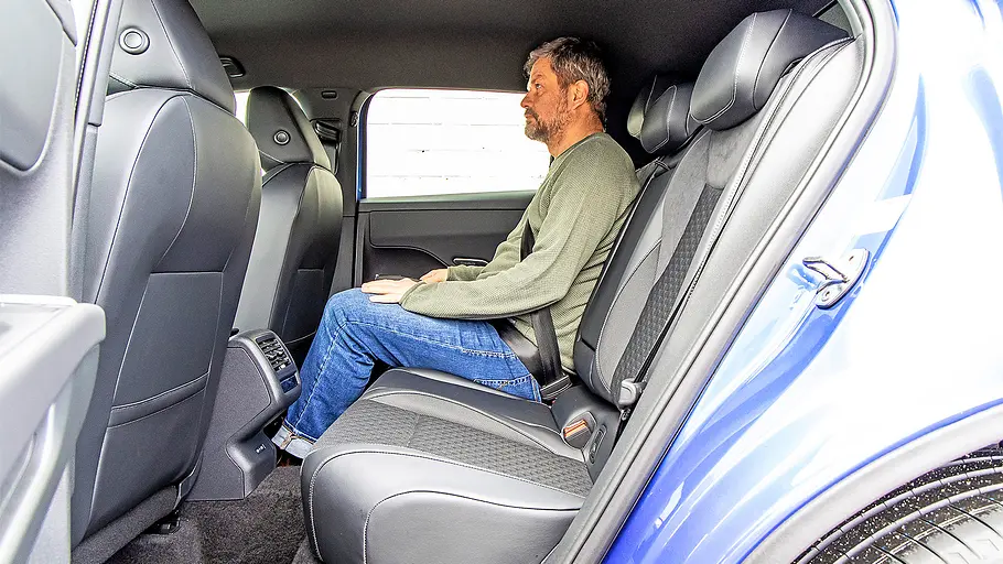 VW T-Roc Blick auf die Fondsitze im Innenraum des VW T-Roc (2026).