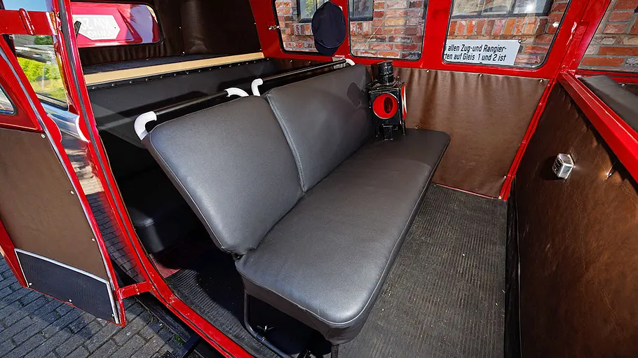 Die Rückbank der VW T1 Draisine (1954).