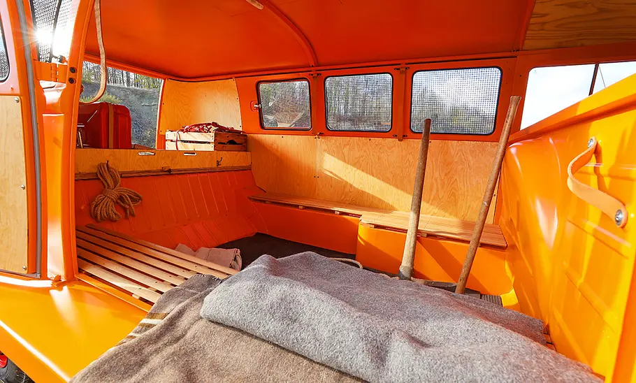 Der Laderaum des VW T1 KK Raupen-Fuchs.