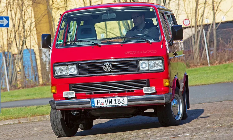 VW T3 syncro Der VW T3 syncro fahrend von vorne.