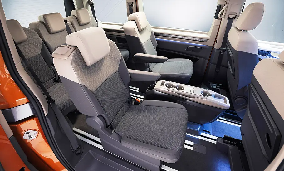 VW Multivan (2021) Die Einzelsitze in der zweiten Sitzreihe des VW Multivan (2021).
