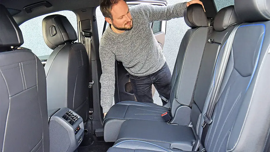 Blick in den Fondbereich im Innenraum des VW Tayron.