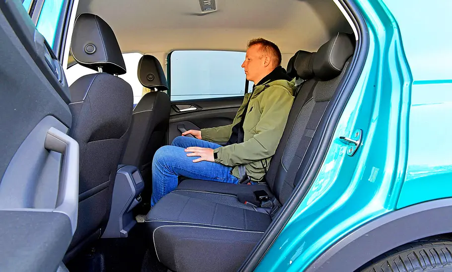 Blick in den Fond des VW T-Cross (2019).