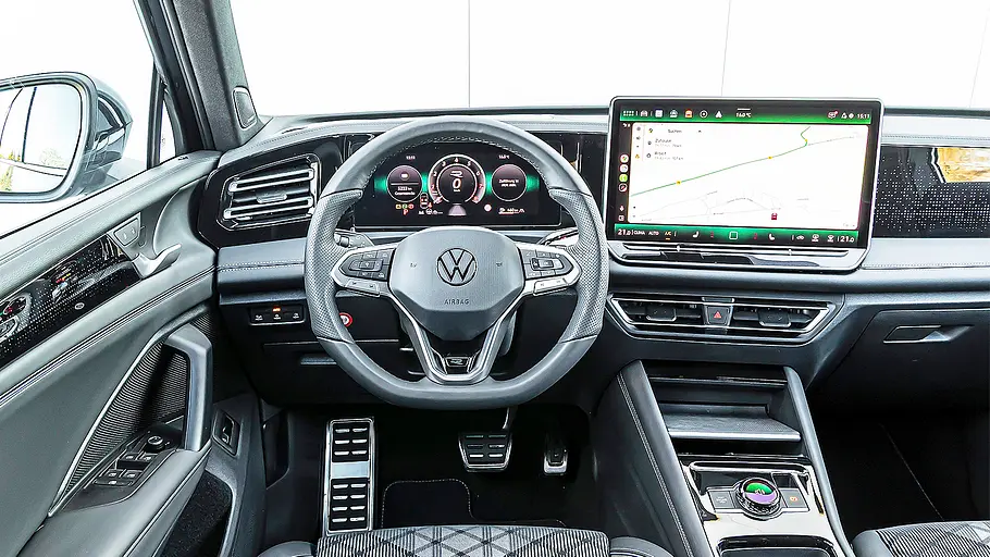 VW Tiguan Blick auf die Armaturen im Innenraum des VW Tiguan.