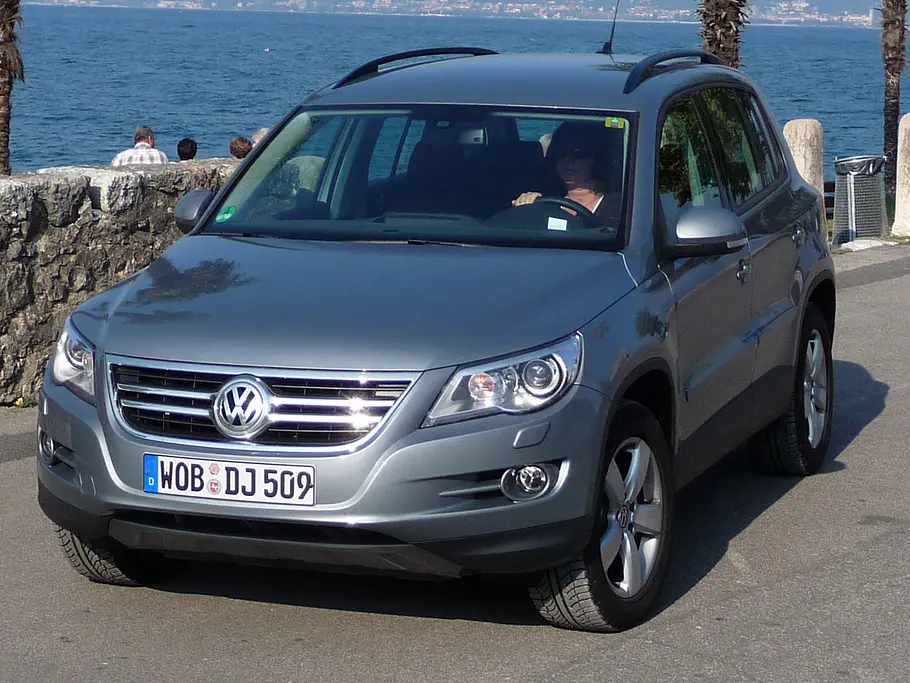 VW Tiguan 2.0 TDI 4MOTION VW Tiguan 2.0 TDI 4MOTION Kühlergrill