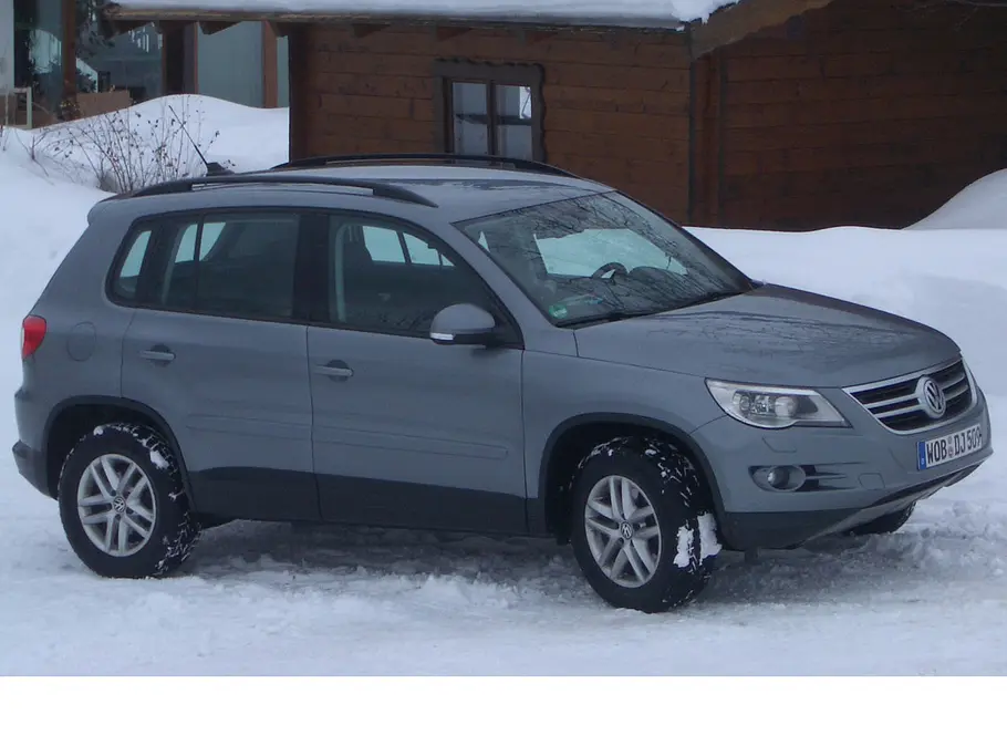 VW Tiguan 2.0 TDI 4MOTION VW Tiguan 2.0 TDI 4MOTION Seitenansicht im Winter