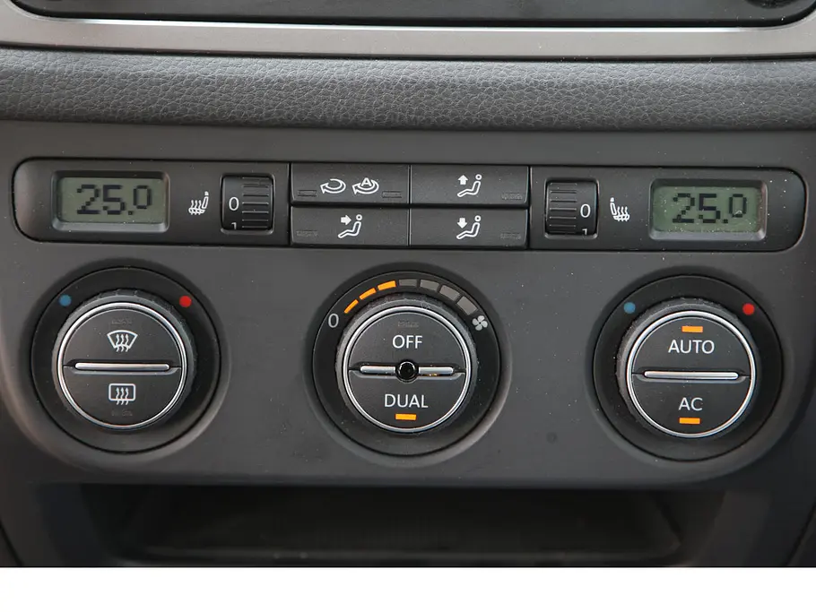 VW Tiguan 2.0 TDI 4MOTION VW Tiguan 2.0 TDI 4MOTION Bedienelemente im Innenraum