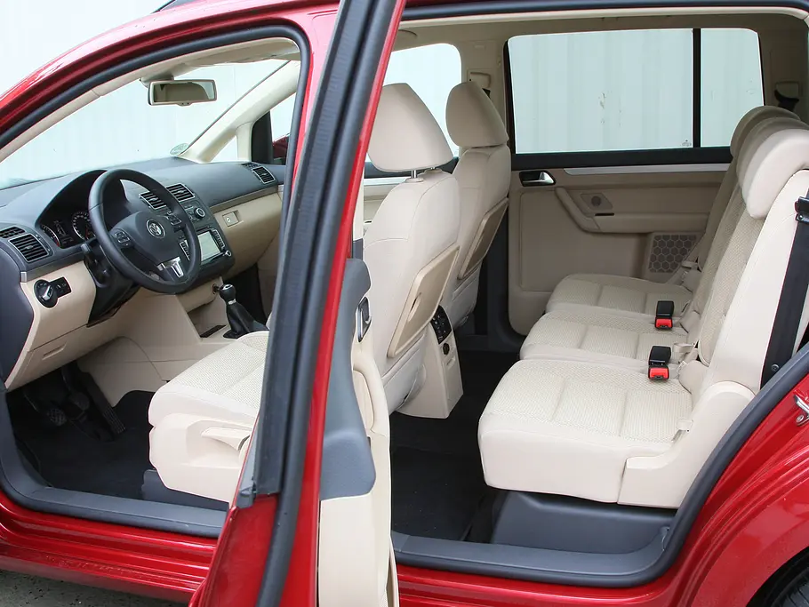VW Touran 1.6 TDI VW Touran 1.6 TDI - Fond