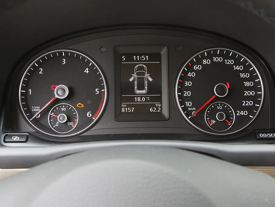 VW Touran 1.6 TDI VW Touran 1.6 TDI - Instrumente