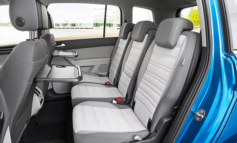VW Touran (2015) VW Touran (2015)