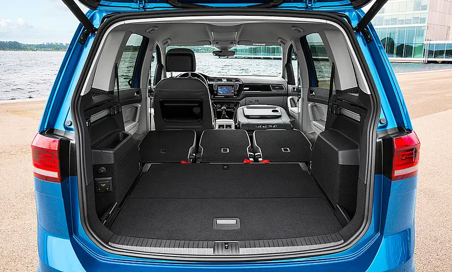 VW Touran (2015) VW Touran (2015)