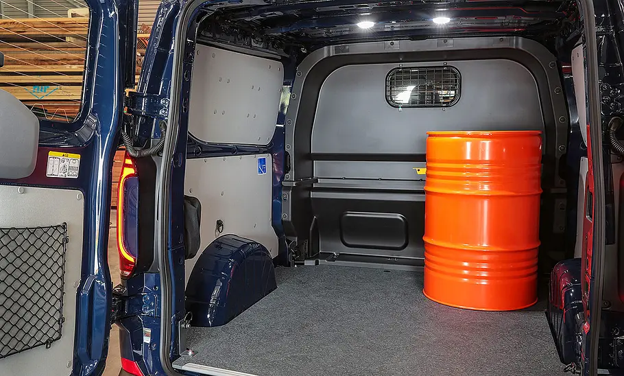 Blick in den Laderaum des VW Transporter (2025).