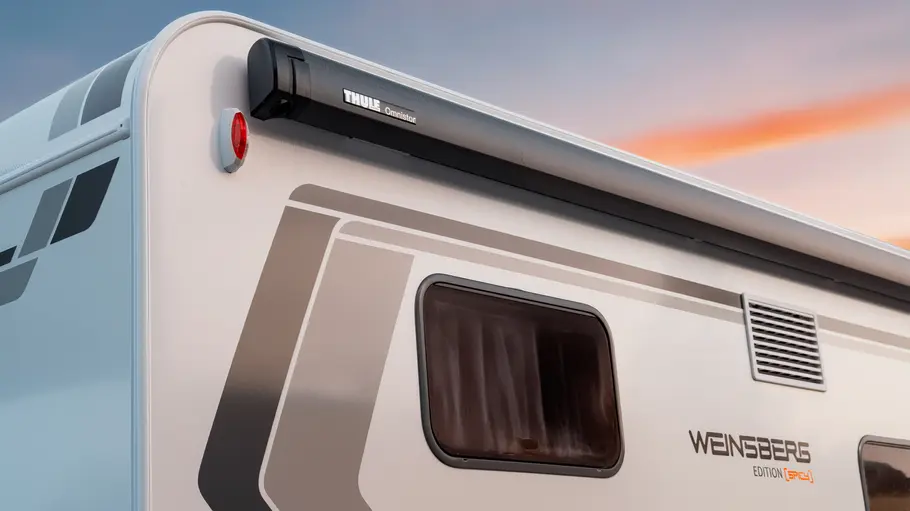 Weinsberg CaraSuite 650 MEG Spicy (2026) Detrailfoto der Beklebung des Weinsberg CaraSuite 650 MEG Spicy (2026).