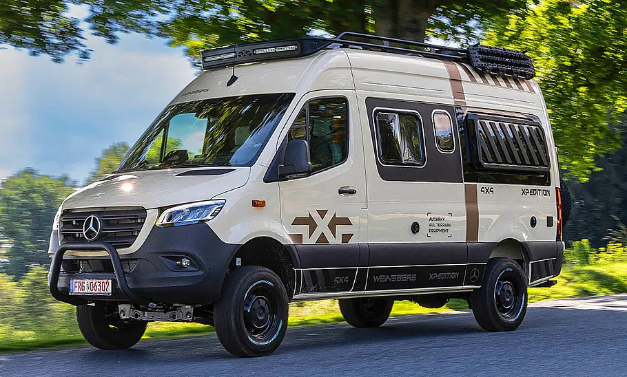 Weinsberg X-Pedition 600 MQ (2024) Weinsberg X-Pedition 600 MQ (2024); fahrend, Ansicht schräg vorne
